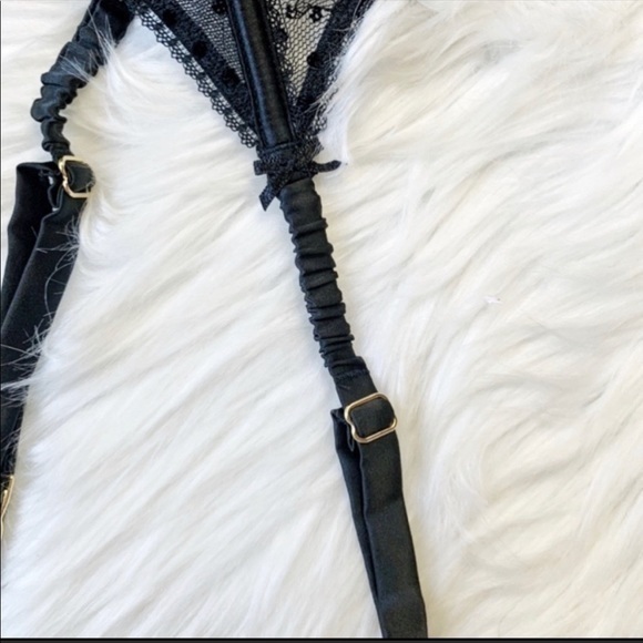 Victoria's Secret Lace Garter Belt - Picture 8 of 16